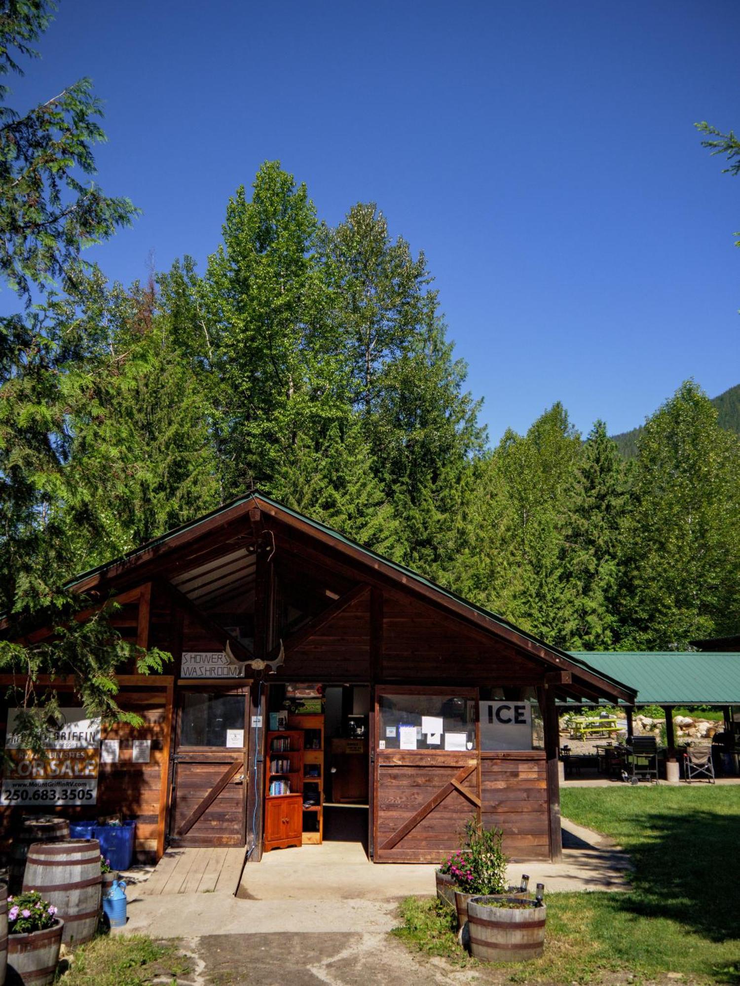 Noah'S Ark Campground Revelstoke Εξωτερικό φωτογραφία